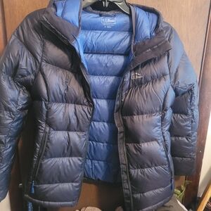 L.L. Bean Black Puffer 850 Down Jacket with Blue Iining